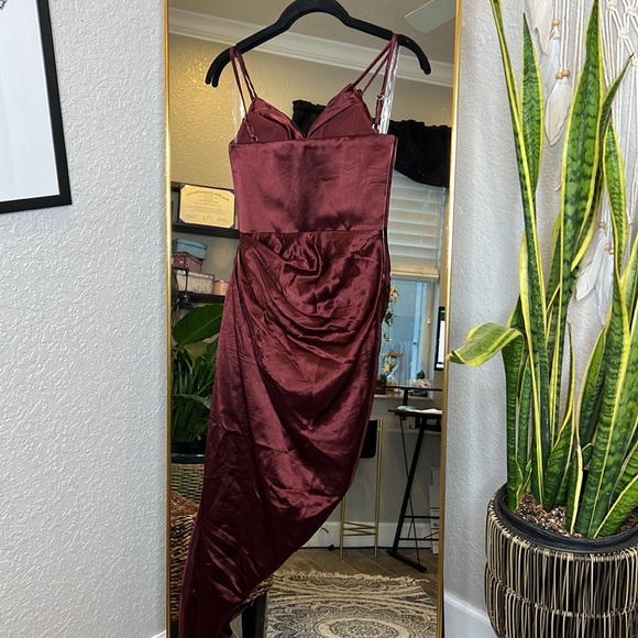 House of CB ‘Reva’ Raisin Satin Gathered Corset Dress Raisin NWOT - Picture 9 of 12